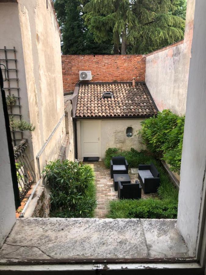 Bed and Breakfast 19 Borgo Cavour Тревизо Экстерьер фото