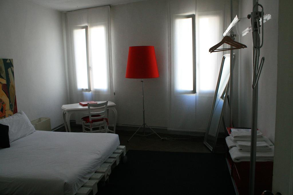 Bed and Breakfast 19 Borgo Cavour Тревизо Номер фото