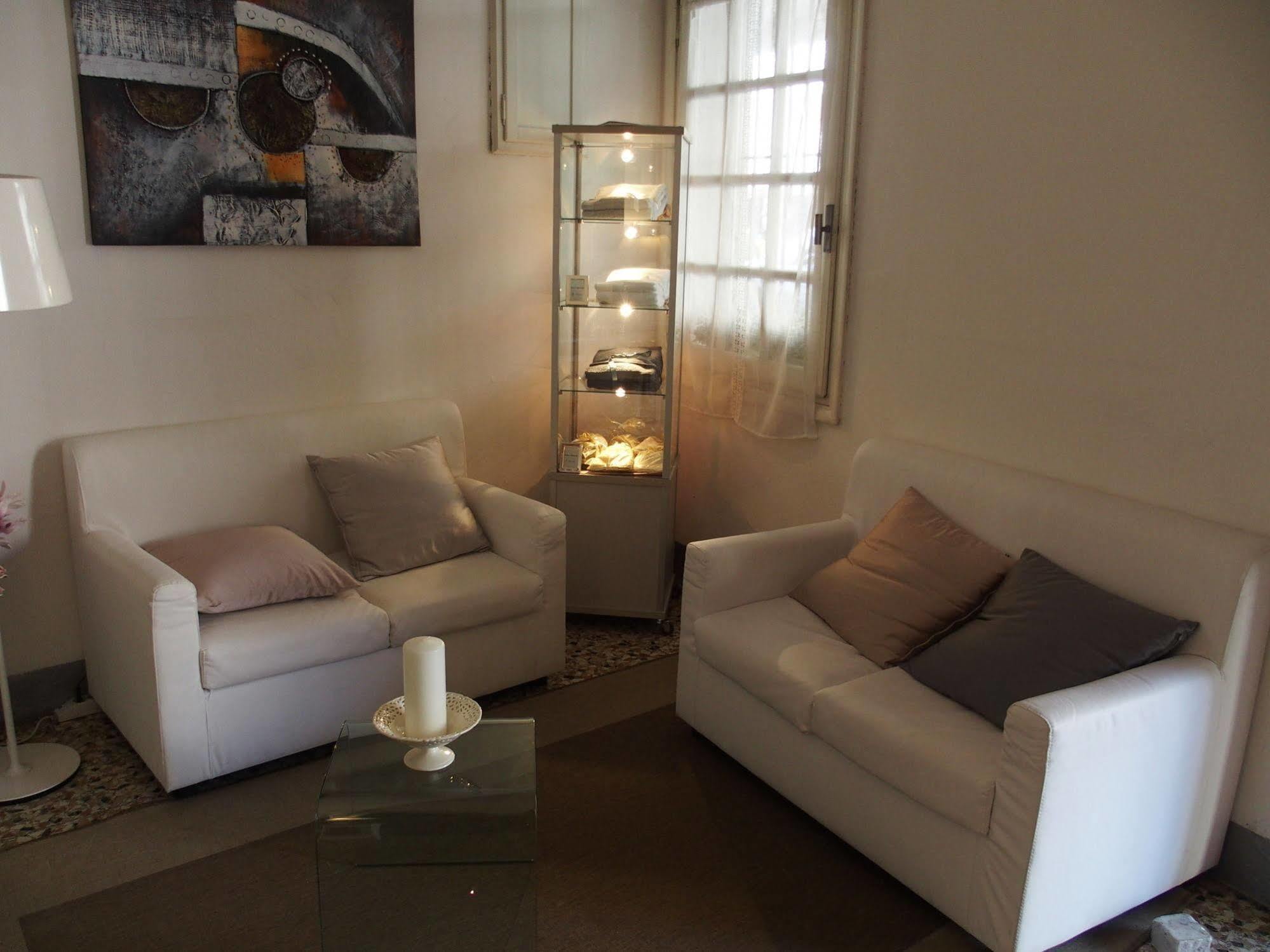 Bed and Breakfast 19 Borgo Cavour Тревизо Экстерьер фото